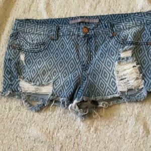 Patterned denim shorts